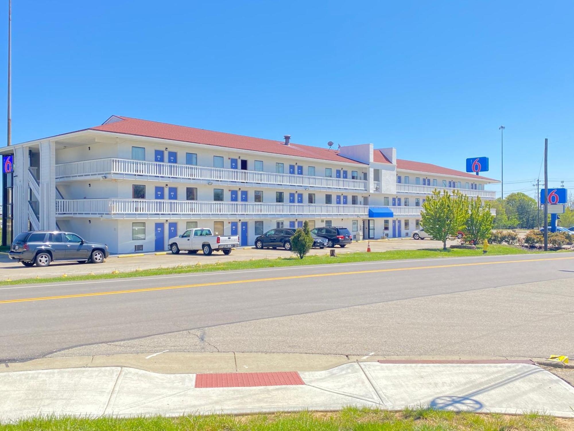 Motel 6-Cincinnati, Oh شارونفيل المظهر الخارجي الصورة