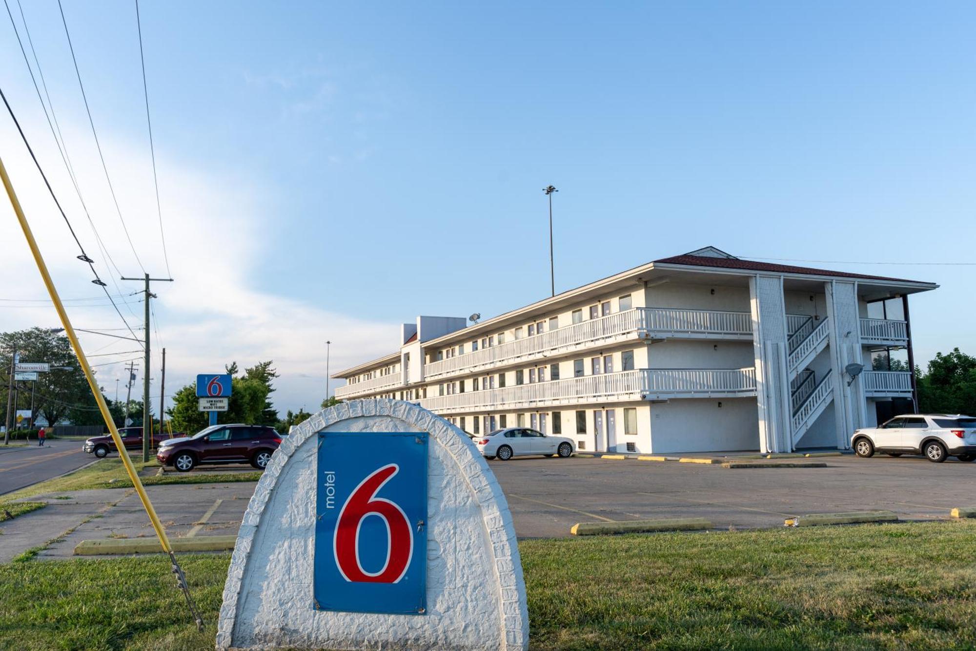 Motel 6-Cincinnati, Oh شارونفيل المظهر الخارجي الصورة