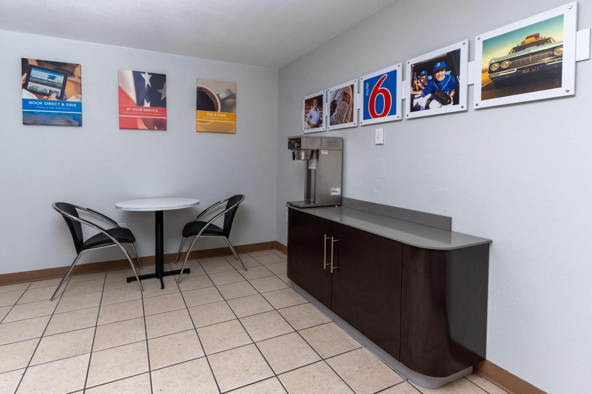 Motel 6-Cincinnati, Oh شارونفيل المظهر الخارجي الصورة