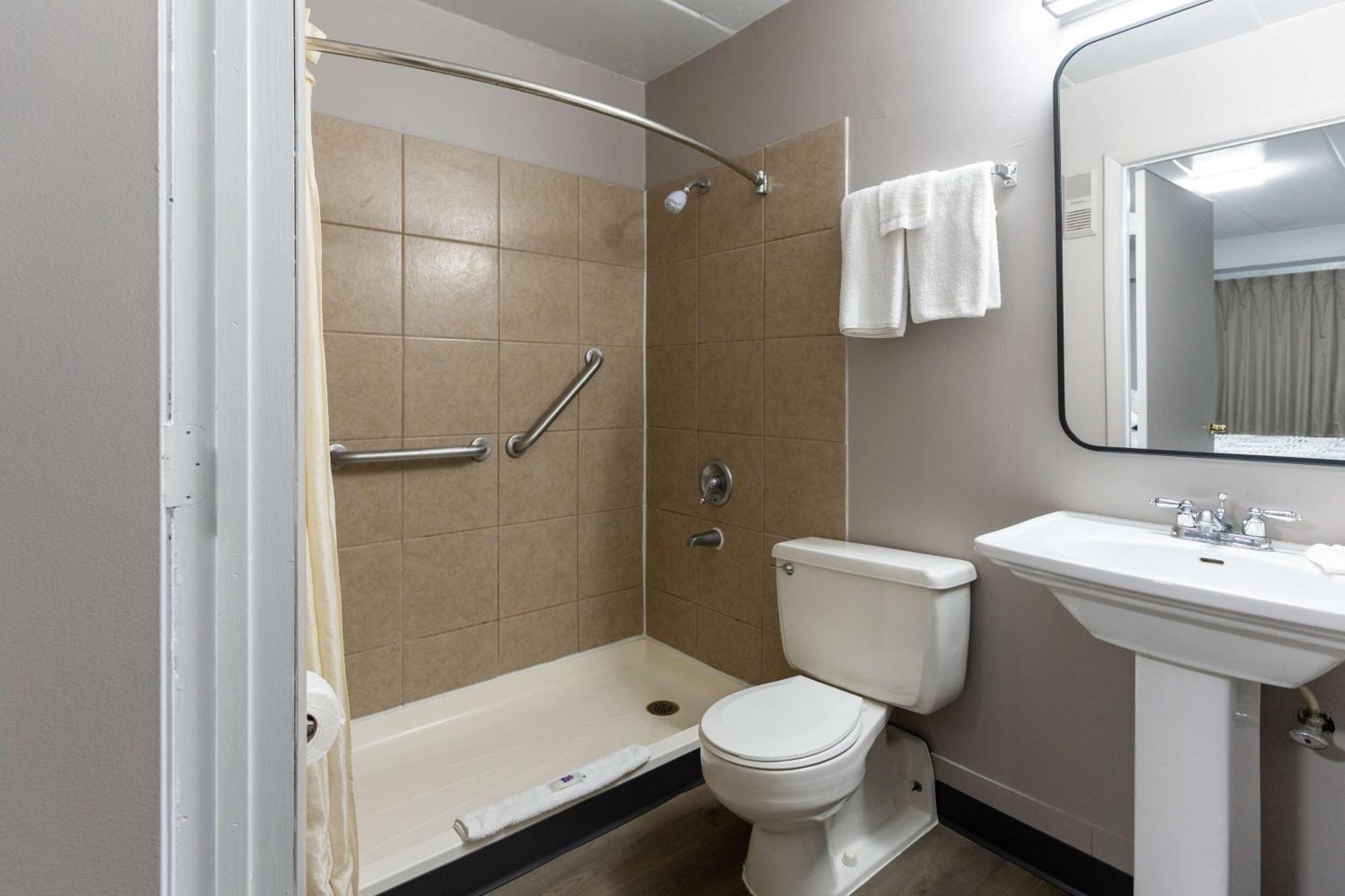 Motel 6-Cincinnati, Oh شارونفيل المظهر الخارجي الصورة